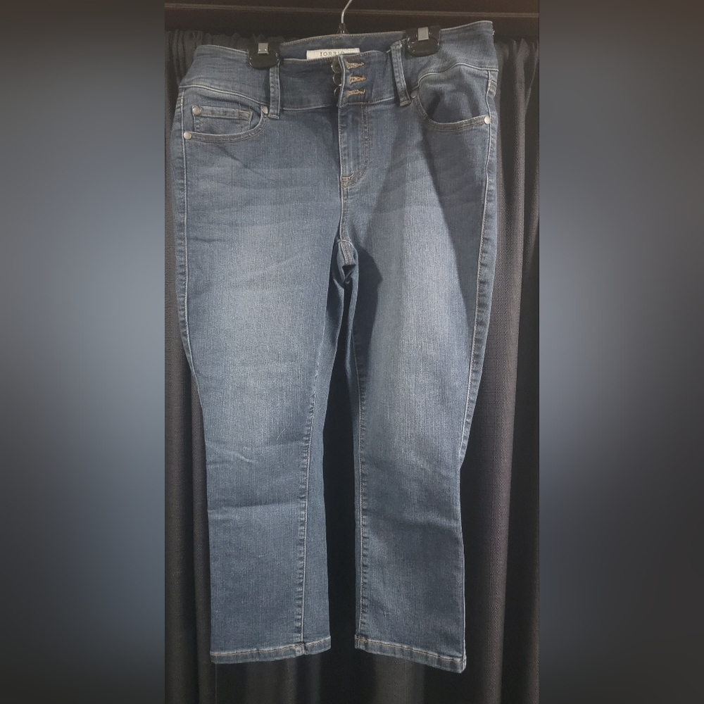 Torrid Medium Blue Cropped Jeans